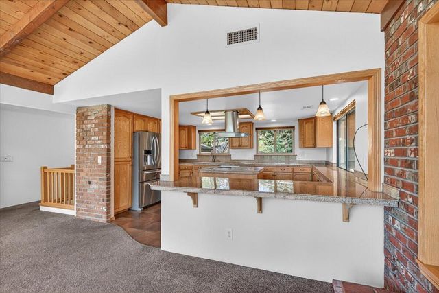 1568 Angelcrest Drive, Medford, OR 97504