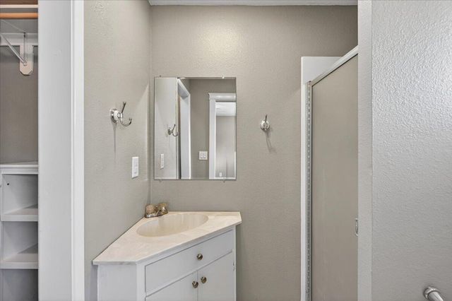 1568 Angelcrest Drive, Medford, OR 97504
