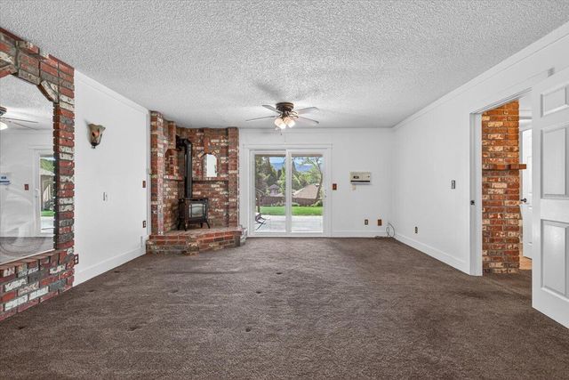 1568 Angelcrest Drive, Medford, OR 97504