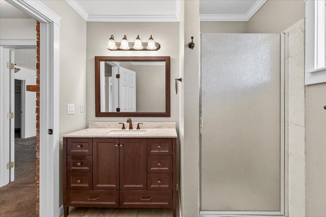 1568 Angelcrest Drive, Medford, OR 97504