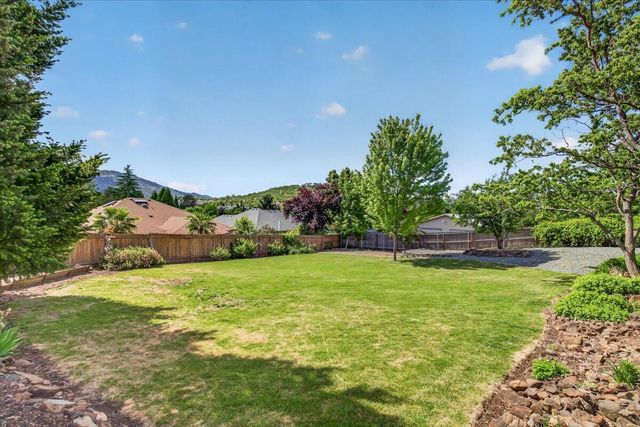 1568 Angelcrest Drive, Medford, OR 97504