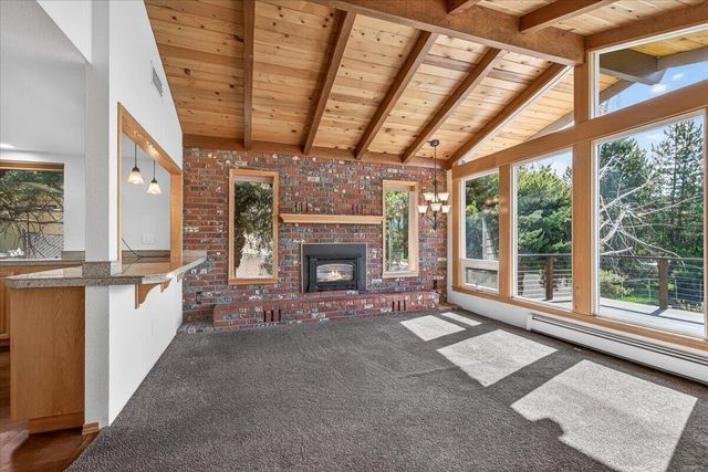 1568 Angelcrest Drive, Medford, OR 97504
