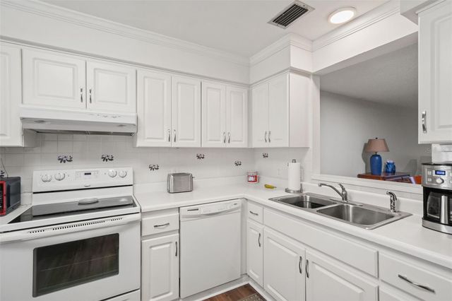 19029 US HIGHWAY 19 N 13A, Clearwater, FL 33764