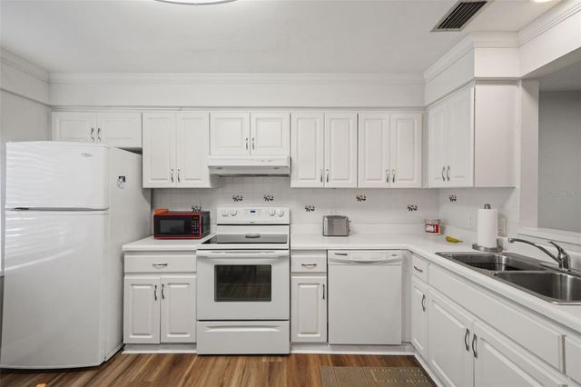 19029 US HIGHWAY 19 N 13A, Clearwater, FL 33764