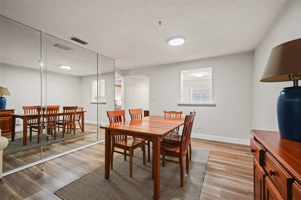 Image 11 of property listing at 19029 US HIGHWAY 19 N 13A, Clearwater, FL 33764