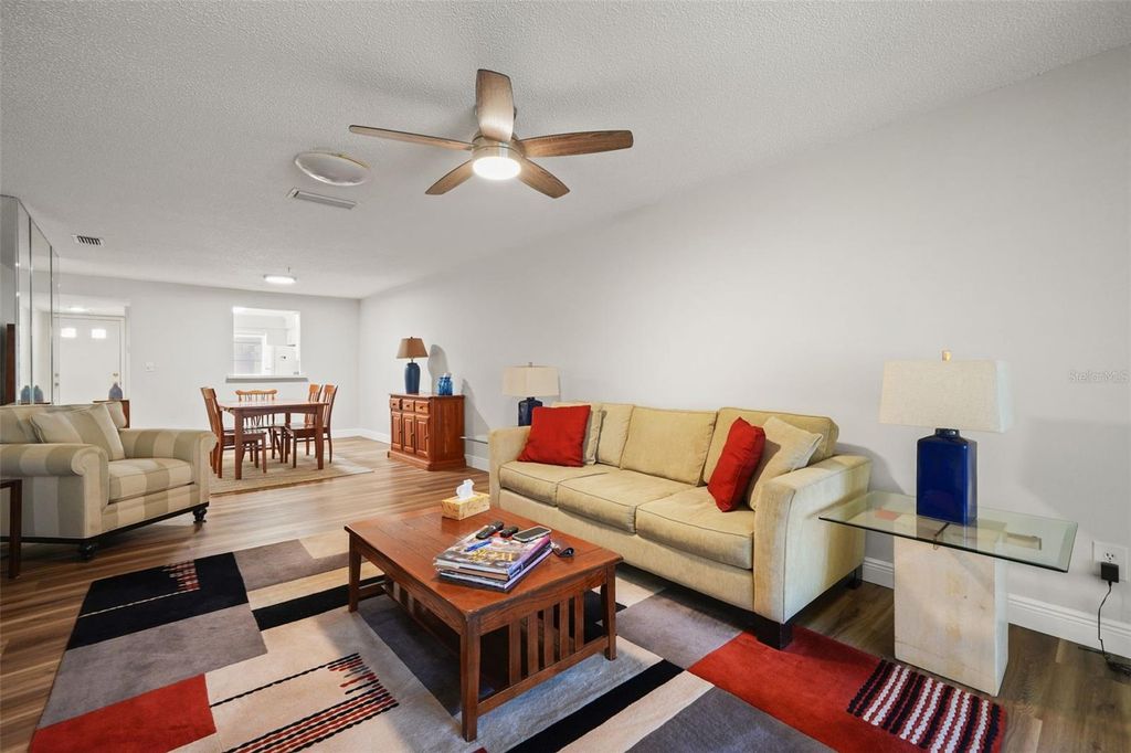 Image 15 of property listing at 19029 US HIGHWAY 19 N 13A, Clearwater, FL 33764