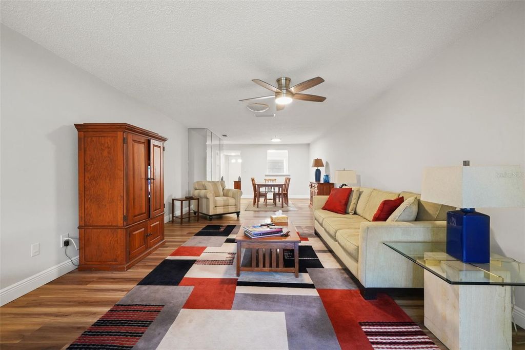 Image 16 of property listing at 19029 US HIGHWAY 19 N 13A, Clearwater, FL 33764