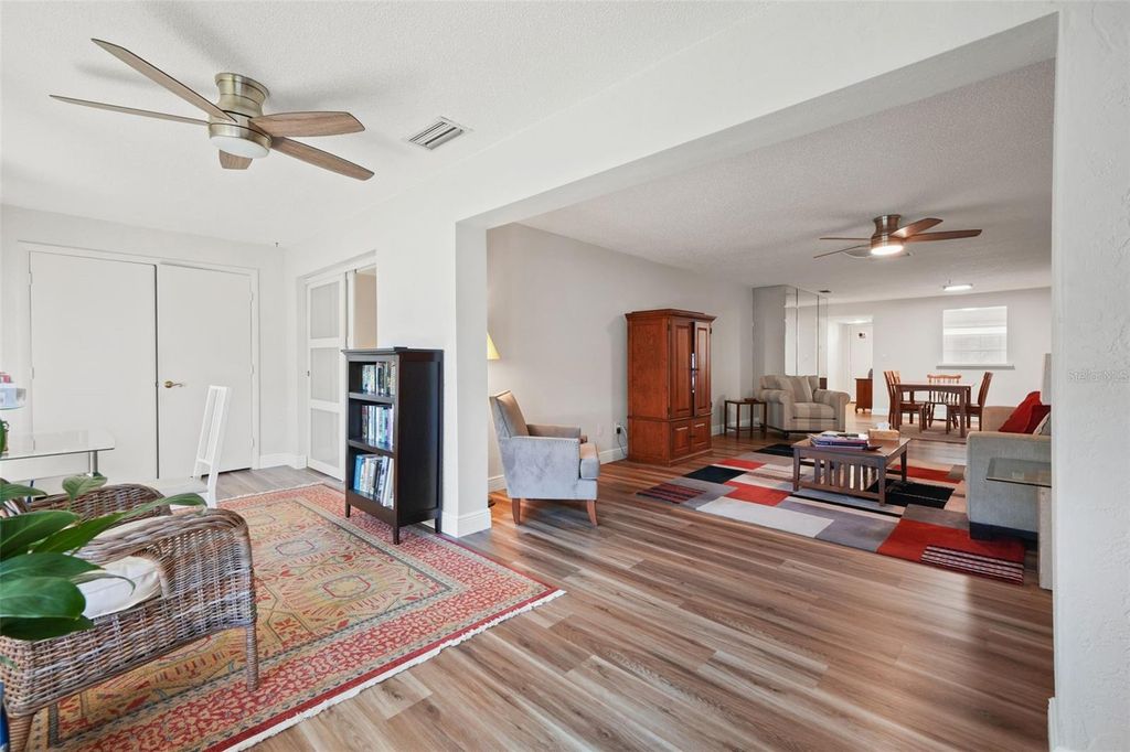 Image 17 of property listing at 19029 US HIGHWAY 19 N 13A, Clearwater, FL 33764