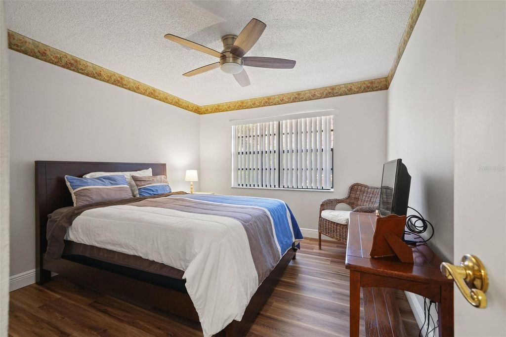 Image 22 of property listing at 19029 US HIGHWAY 19 N 13A, Clearwater, FL 33764