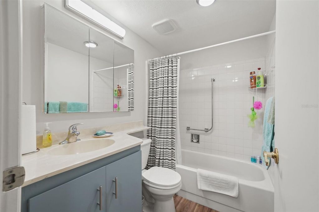 Image 23 of property listing at 19029 US HIGHWAY 19 N 13A, Clearwater, FL 33764