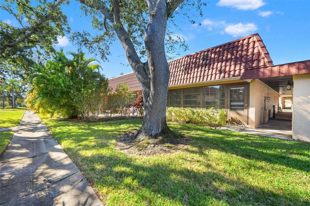 Image 33 of property listing at 19029 US HIGHWAY 19 N 13A, Clearwater, FL 33764