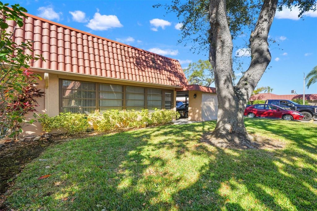 Image 34 of property listing at 19029 US HIGHWAY 19 N 13A, Clearwater, FL 33764