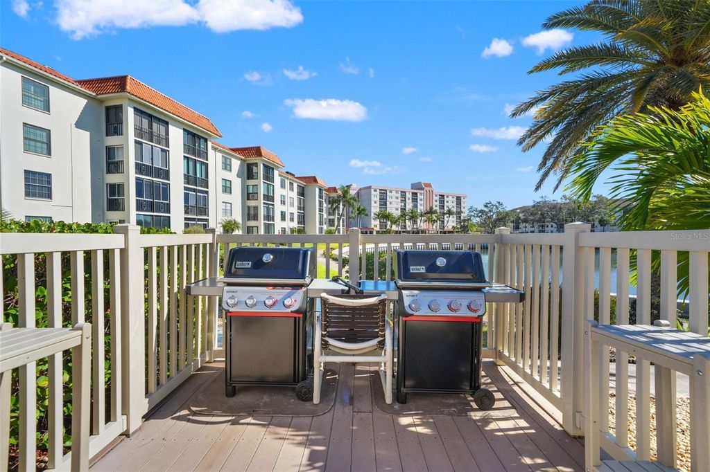 Image 38 of property listing at 19029 US HIGHWAY 19 N 13A, Clearwater, FL 33764