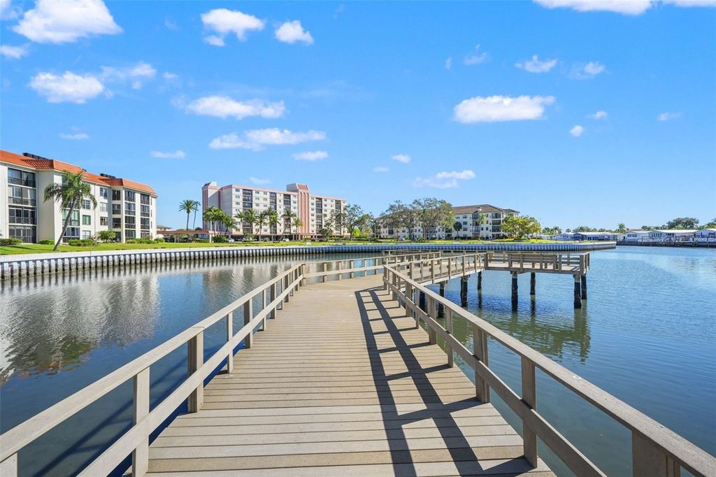 Image 44 of property listing at 19029 US HIGHWAY 19 N 13A, Clearwater, FL 33764