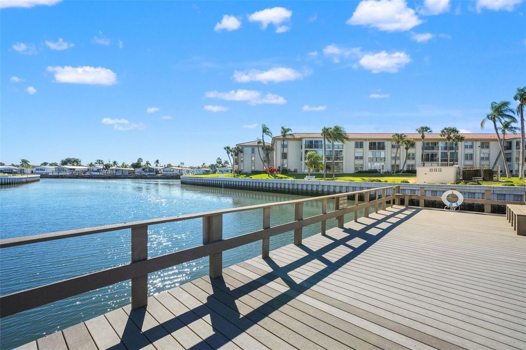 Image 45 of property listing at 19029 US HIGHWAY 19 N 13A, Clearwater, FL 33764