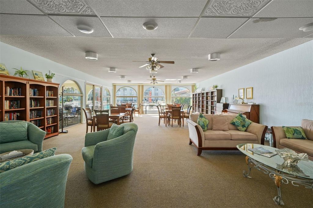 Image 47 of property listing at 19029 US HIGHWAY 19 N 13A, Clearwater, FL 33764