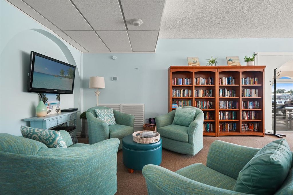 Image 51 of property listing at 19029 US HIGHWAY 19 N 13A, Clearwater, FL 33764