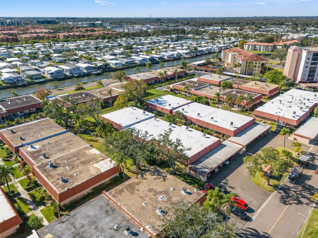 Image 61 of property listing at 19029 US HIGHWAY 19 N 13A, Clearwater, FL 33764