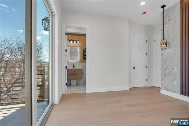 206 Clendenny Avenue 1, Jersey City, NJ 07304