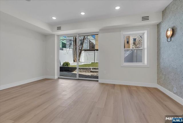 206 Clendenny Avenue 1, Jersey City, NJ 07304