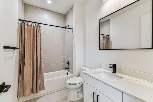 1218 E KAY STREET 18, Tampa, FL 33602
