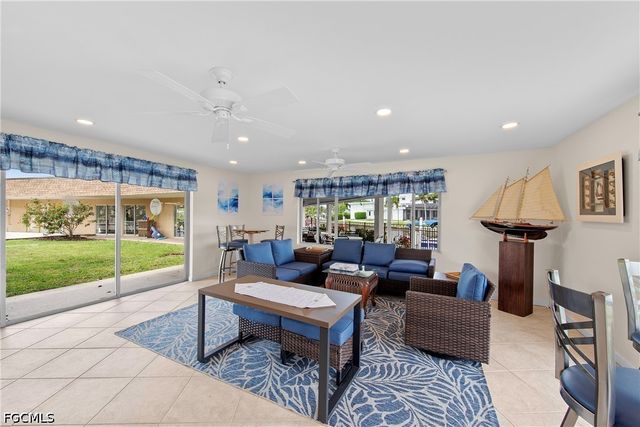 4309 Mariner WAY 304, Fort Myers, FL 33919