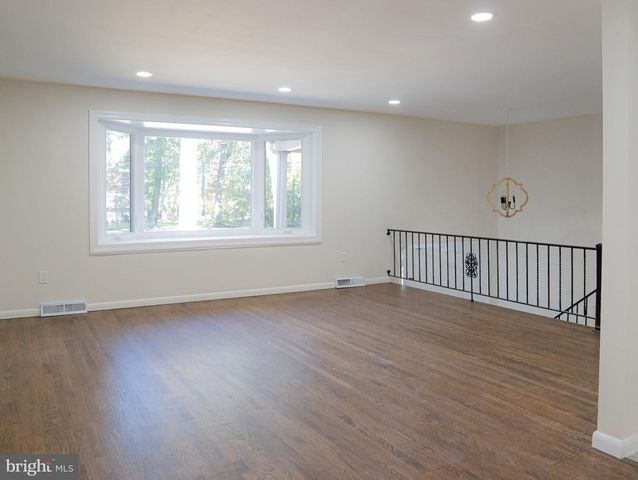 150 NELSON DR, Williamstown, NJ 08094