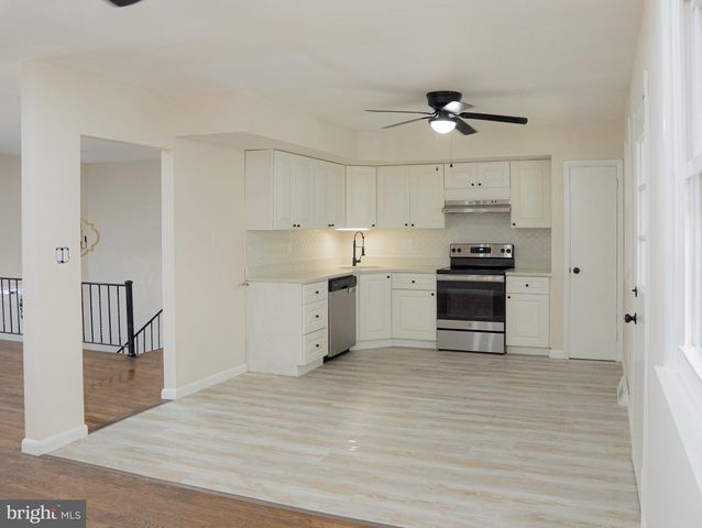 150 NELSON DR, Williamstown, NJ 08094