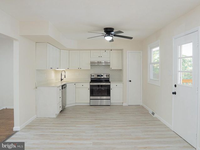 150 NELSON DR, Williamstown, NJ 08094