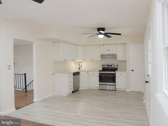 150 NELSON DR, Williamstown, NJ 08094