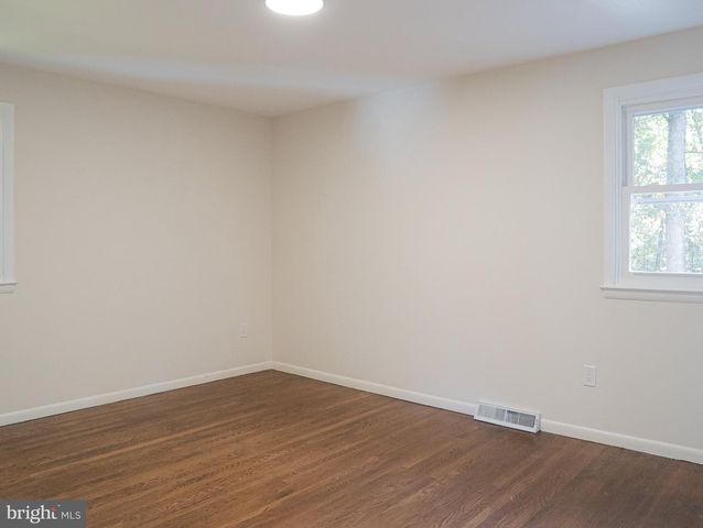 150 NELSON DR, Williamstown, NJ 08094