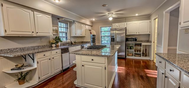 8441 SANDY BERRY CV, Germantown, TN 38138