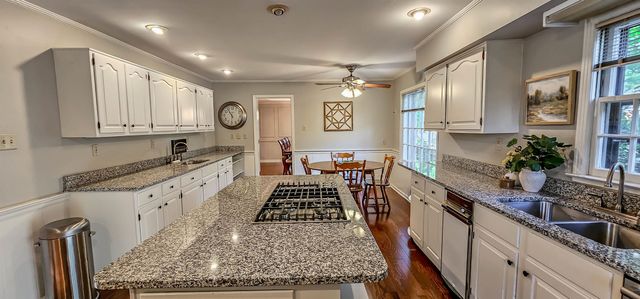 8441 SANDY BERRY CV, Germantown, TN 38138