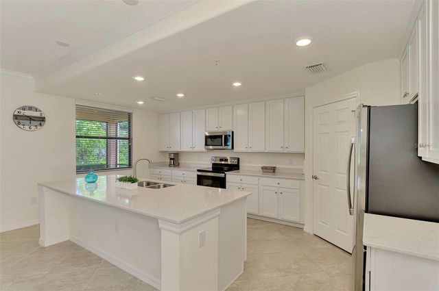 23321 AWABUKI DRIVE 8-102, Venice, FL 34293