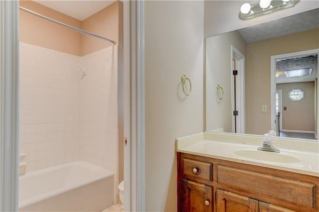 2160 Skyland Cove Lane, Snellville, GA 30078