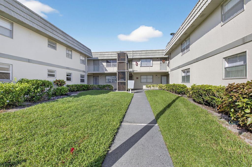 60 Brittany B, Delray Beach, FL 33446