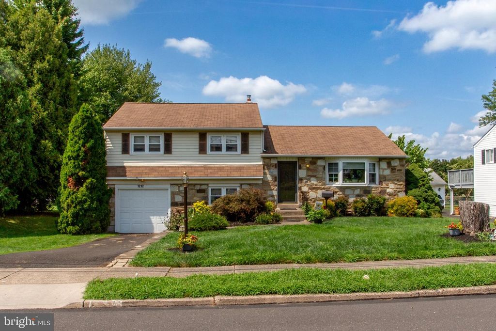 1212 DAHLIA RD, WARMINSTER, PA 18974 — photo 2