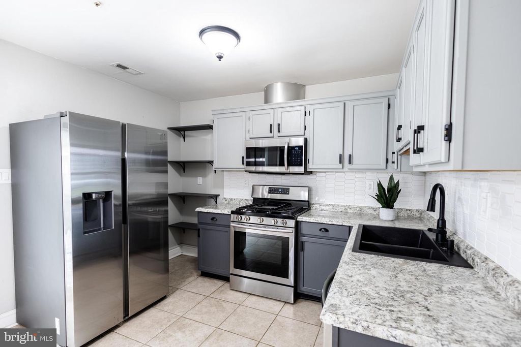 Image 14 of property listing at 2473 SAGEWOOD CT, Waldorf, MD 20601