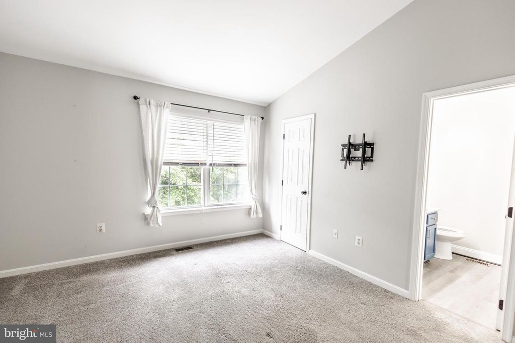Image 22 of property listing at 2473 SAGEWOOD CT, Waldorf, MD 20601