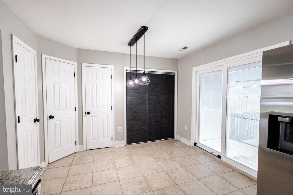 Image 4 of property listing at 2473 SAGEWOOD CT, Waldorf, MD 20601