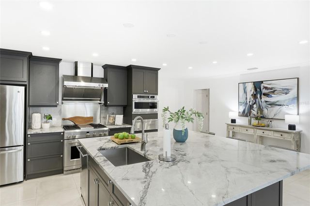 526 BIRD KEY DRIVE, Sarasota, FL 34236