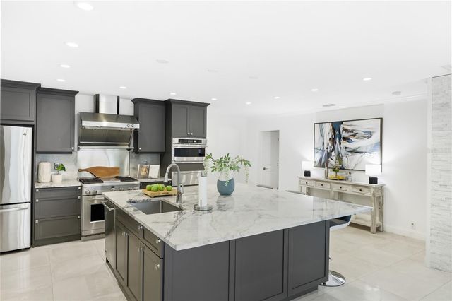 526 BIRD KEY DRIVE, Sarasota, FL 34236