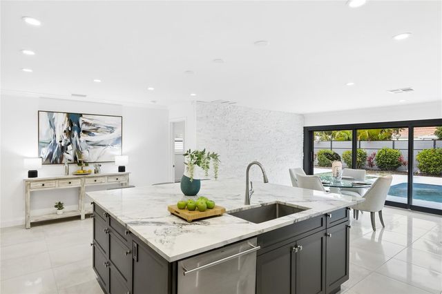 526 BIRD KEY DRIVE, Sarasota, FL 34236