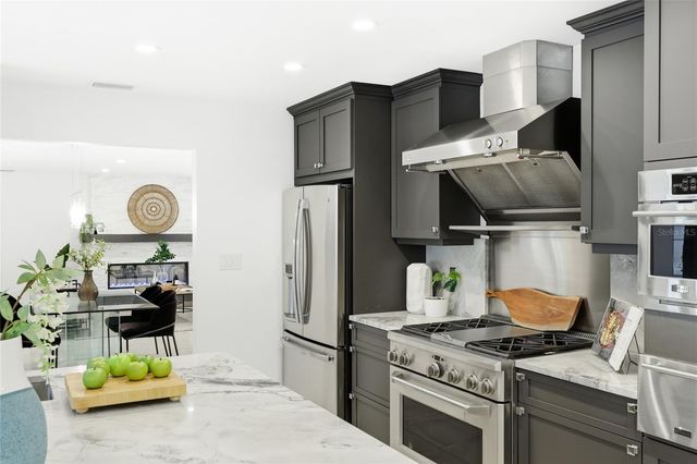 526 BIRD KEY DRIVE, Sarasota, FL 34236