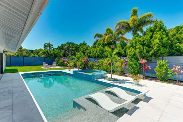 526 BIRD KEY DRIVE, Sarasota, FL 34236