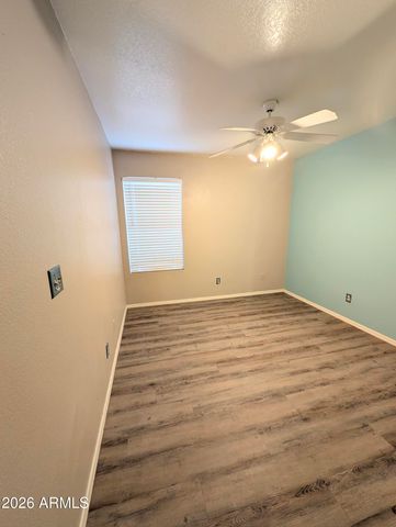 2325 E LAKECREST Drive, Gilbert, AZ 85234