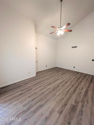 2325 E LAKECREST Drive, Gilbert, AZ 85234
