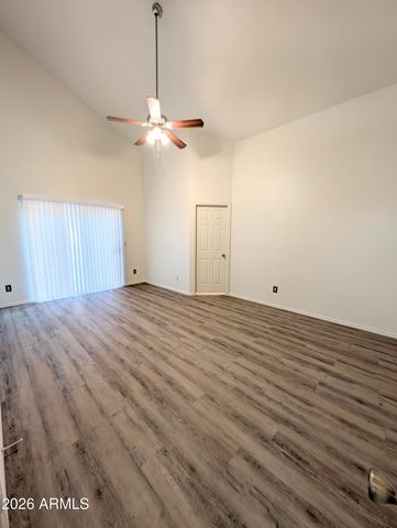 2325 E LAKECREST Drive, Gilbert, AZ 85234