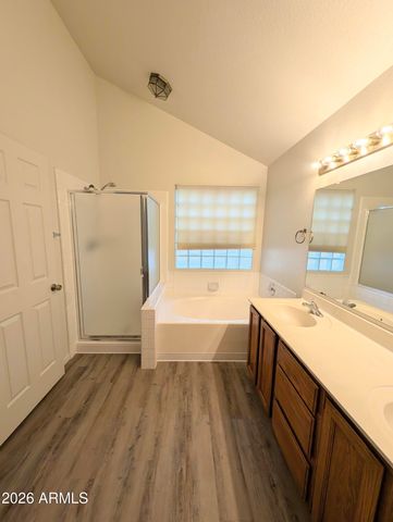 2325 E LAKECREST Drive, Gilbert, AZ 85234