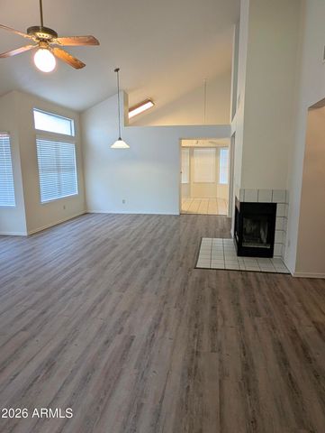 2325 E LAKECREST Drive, Gilbert, AZ 85234
